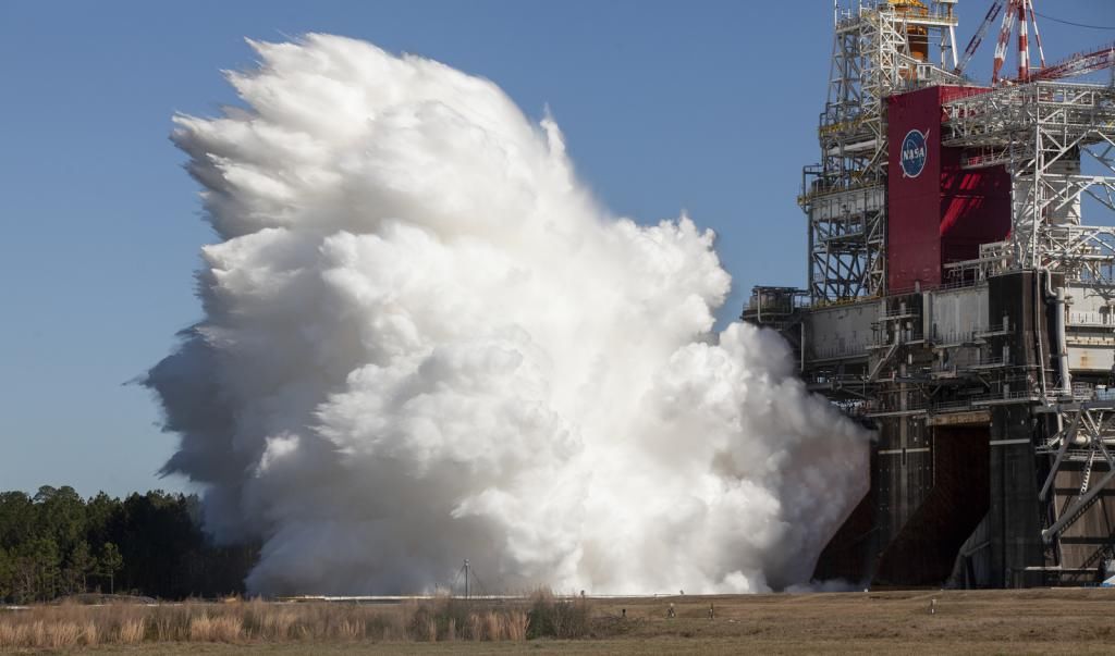 NASA 的 SLS 火箭终于完成 8 分钟的点火测试