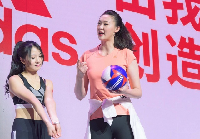 颜值|女排前队长晒近照!惠若琪生娃后依旧美艳,颜值气质“逆生长”