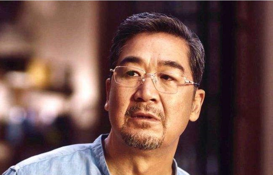 张国立的心酸:声誉摇摇欲坠,儿子烂泥扶不上墙,一辈子“还债”