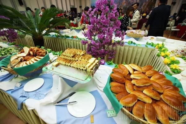 在朝鲜吃自助餐是一种什么体验?中国游客:吃不完食物不会罚款!