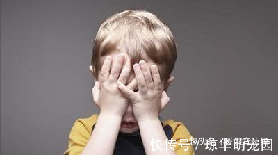 学业|如果孩子平时喜欢做这3件事,说明“骨子里很自卑”,家长要注意