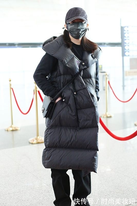 臃肿感|羽绒马甲怎么穿更洋气?学豪门千金何超莲搭配阔腿裤,时髦又减龄