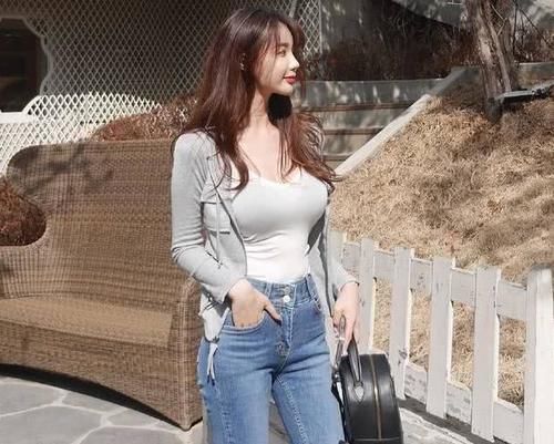 弧线|小姐姐们个个紧身牛仔裤,凸显女人优美弧线,实在是太美了!