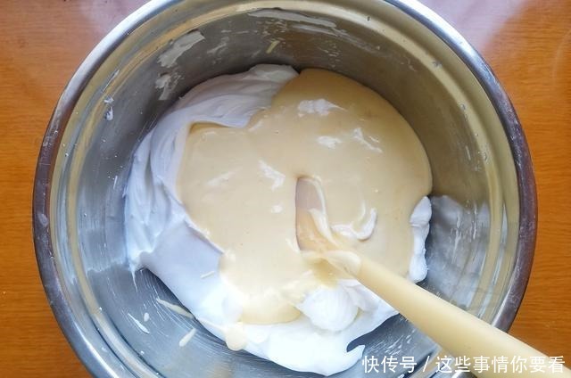 柠檬别只知道泡水喝，用来做蛋糕，滋味妙不可言，口味清新好喜欢