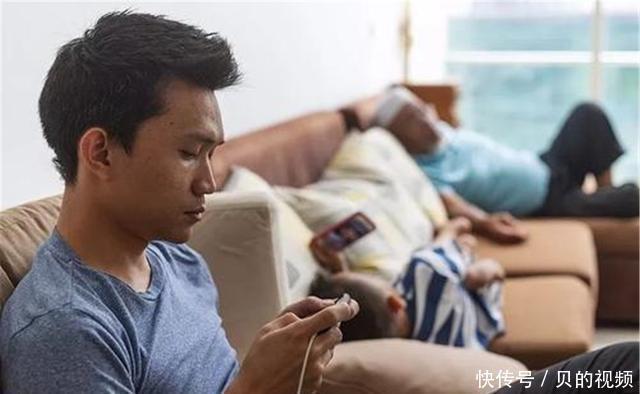 ''垃圾快乐''已然泛滥,父母要让孩子远离,别等孩子毁了才后悔