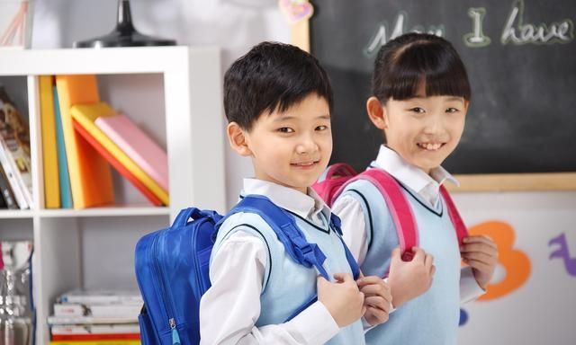 书包|孩子上下学的路上,聪明父母这样利用!第二点暴露多数家庭的暗伤