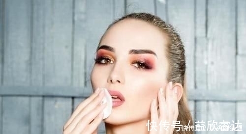 提升|女生有这5个习惯,会让嘴唇变丑尤其第2个,不改掉难提升颜值