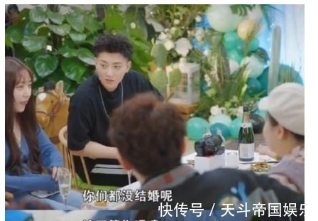 給我感覺|黃子韜三觀正，發(fā)揮正能量的偶像力量，引領(lǐng)粉絲變成更好的自己！