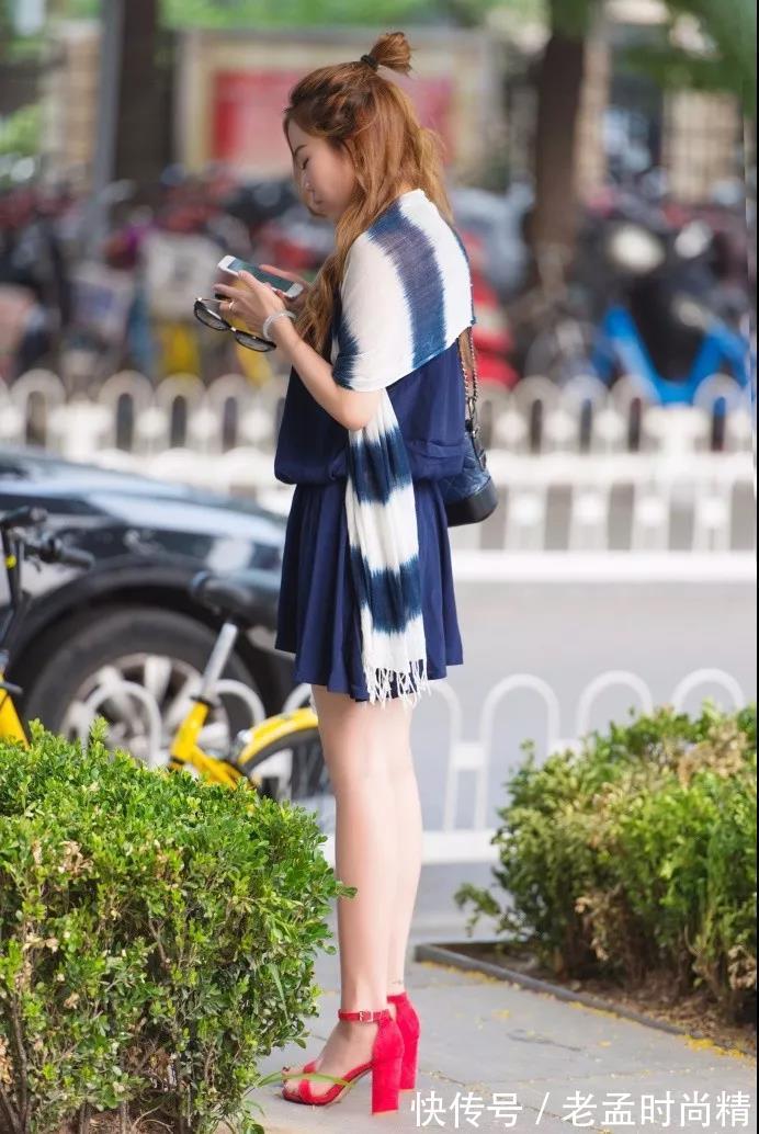 搭配|街拍路人,时尚超前的搭配技巧,让你大博眼球,美出银河系