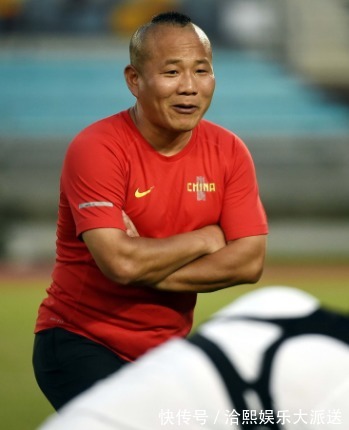 |爆笑街笑话每个人放学之前,必须交出一个人头,否则不许回家!