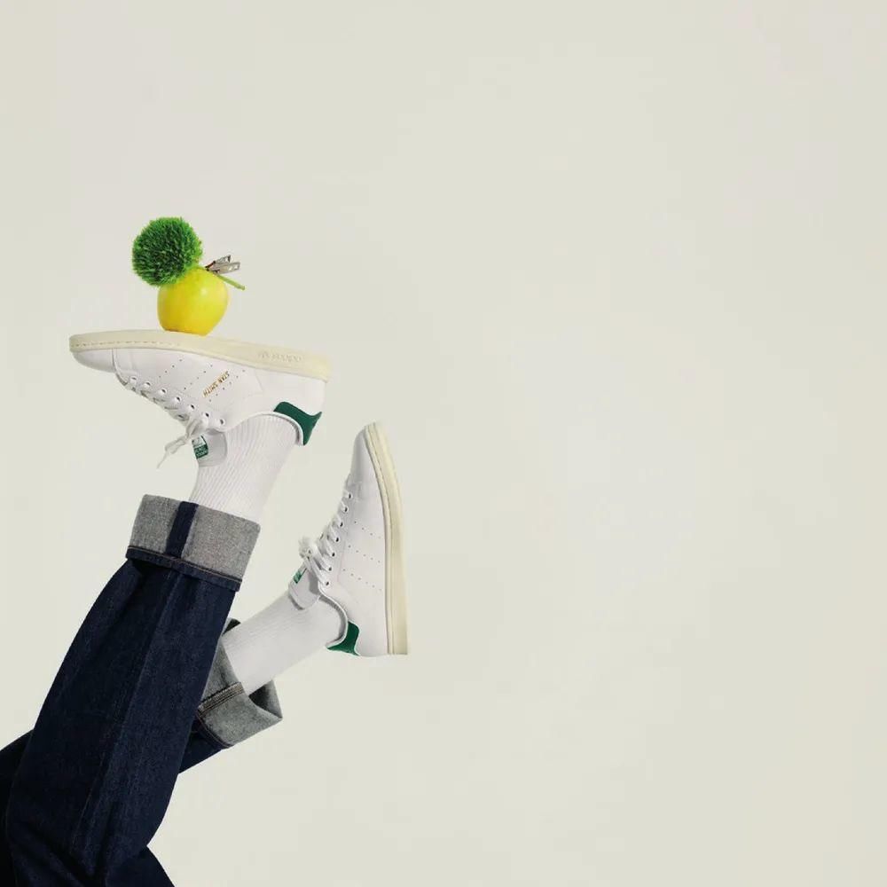 adidas 侃爷竟和奥巴马撞鞋了!都五十年了,明星们还在抢着穿这双鞋!