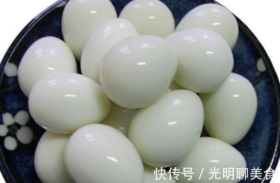 鱼类|膝盖随着年龄增长会“越差”，与其多吃钙片，不如多吃3种食物！