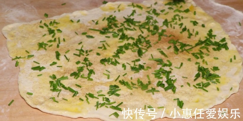 葱花饼|家常好做的葱花饼，今天教给你制作技巧，既劲道又好吃