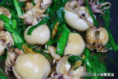 韭菜遇见它,你才知道什么叫绝配,几分钟就能炒一盘,真的特香!