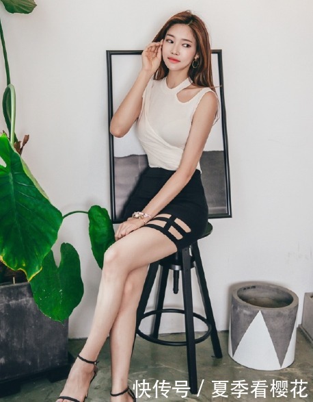 美女|穿正装的美女气质就是优雅,你心动吗