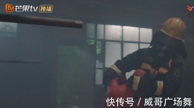 同样进火场救人，李承铉张晋大不同，陈小春最有人情味和讲义气