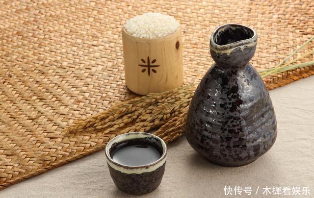 白酒|每天坚持喝2两白酒的人和滴酒不沾的人,哪个更健康长寿