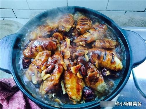 酱汁|鸡翅新吃法，不炸不煮，不加一滴水，菜下饭汤汁更下饭，零失败