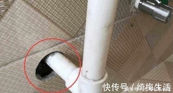 水电|装完水管发现瓷砖孔开的太难看，聪明老婆做个小改进，真是漂亮