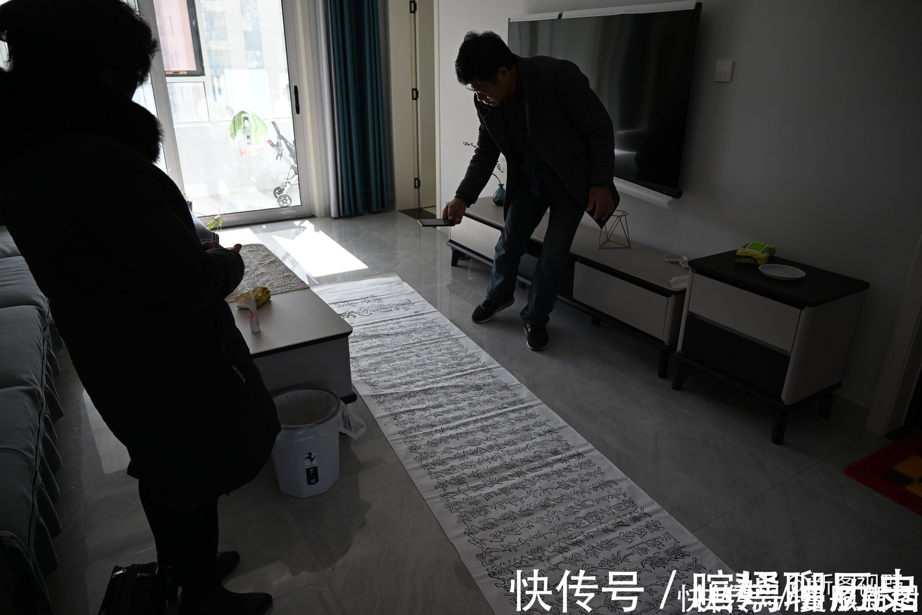 汉字$52岁男子历时一年,抄写2万字古书估价20万,字体特殊头回见