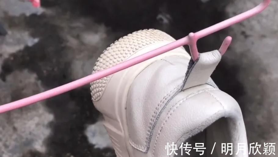 鞋子|鞋子后面的“小尾巴”别剪掉，有人鞋都穿烂了，也不知道正确用途