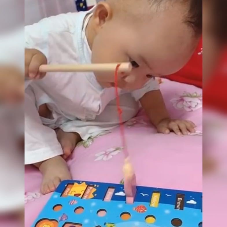 家长|萌娃“聚精会神”地玩玩具火了,网友这么有耐心的宝宝不多见了