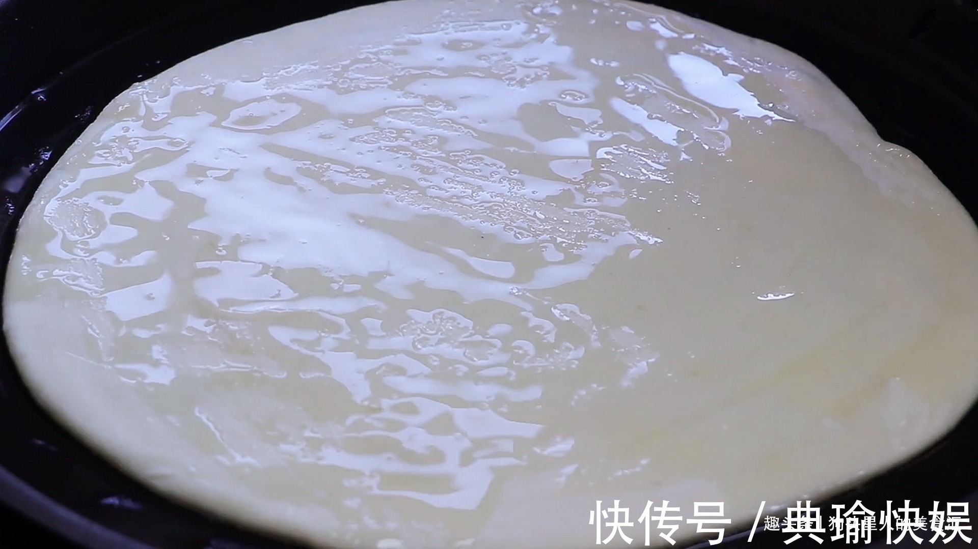 油酥|烙饼时,不要直接烙,多加这两步,饼柔软又起层,3分钟就能出锅
