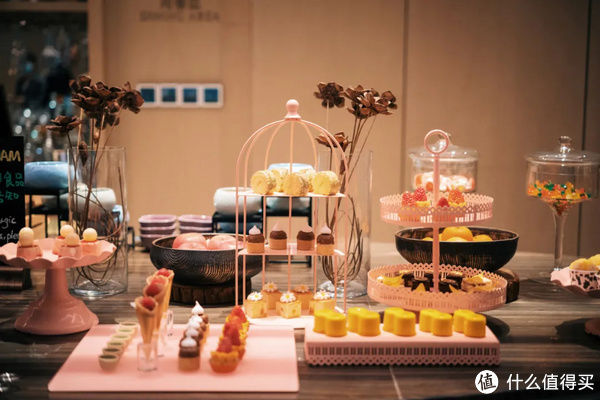 玫瑰|旅行其实很简单 篇九百八十七：入住送粉色玫瑰，整家酒店都是Pink！Pink！Pink！