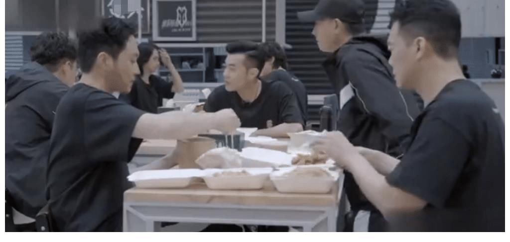 哥哥们|哥哥们太好笑了!赵文卓专治“哈星人”,陈小春“马冬梅式记忆”