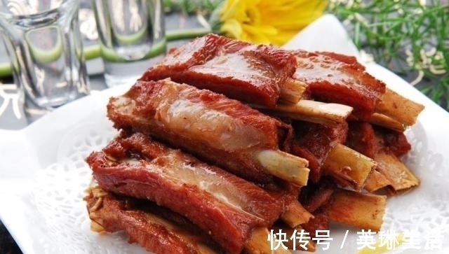 大厨|排骨焯水后又腥又柴?看完大厨操作才明白,原来是用错水了