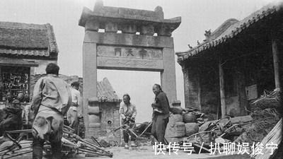 轿夫|1917年的泰山老照片, 枯瘦如柴的轿夫和游览泰山的贵妇