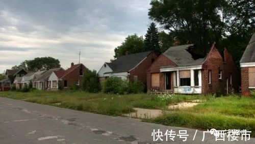 别墅|抬脚就是江、入门有院子、一脚油门到中心……以前没得选,这次我都要