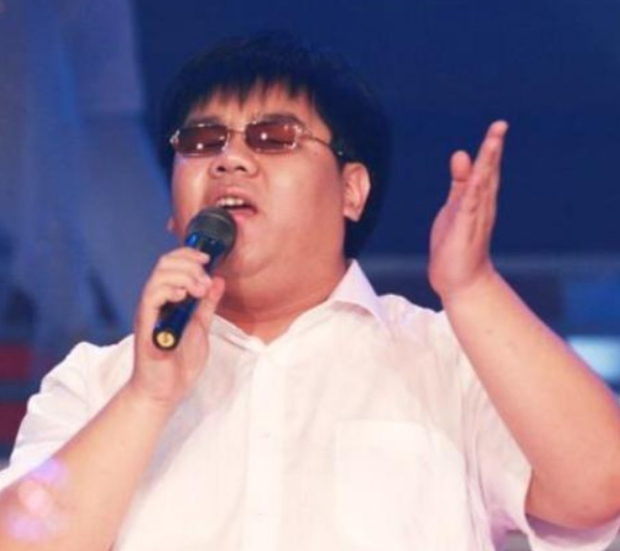 草根逆袭斩获星光大道总冠军，走红却忘初心，盲人歌手杨光他变了