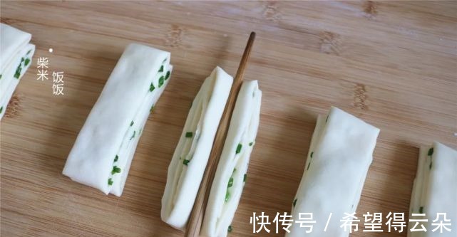 好吃|做花卷，这个方法很简单，筷子一拧一压，层次分明，香软好吃！