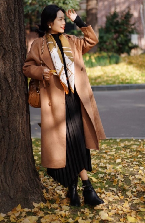 靴子 天冷了,身穿大衣搭配针织衫和靴子保暖舒适,让你美出新高度!