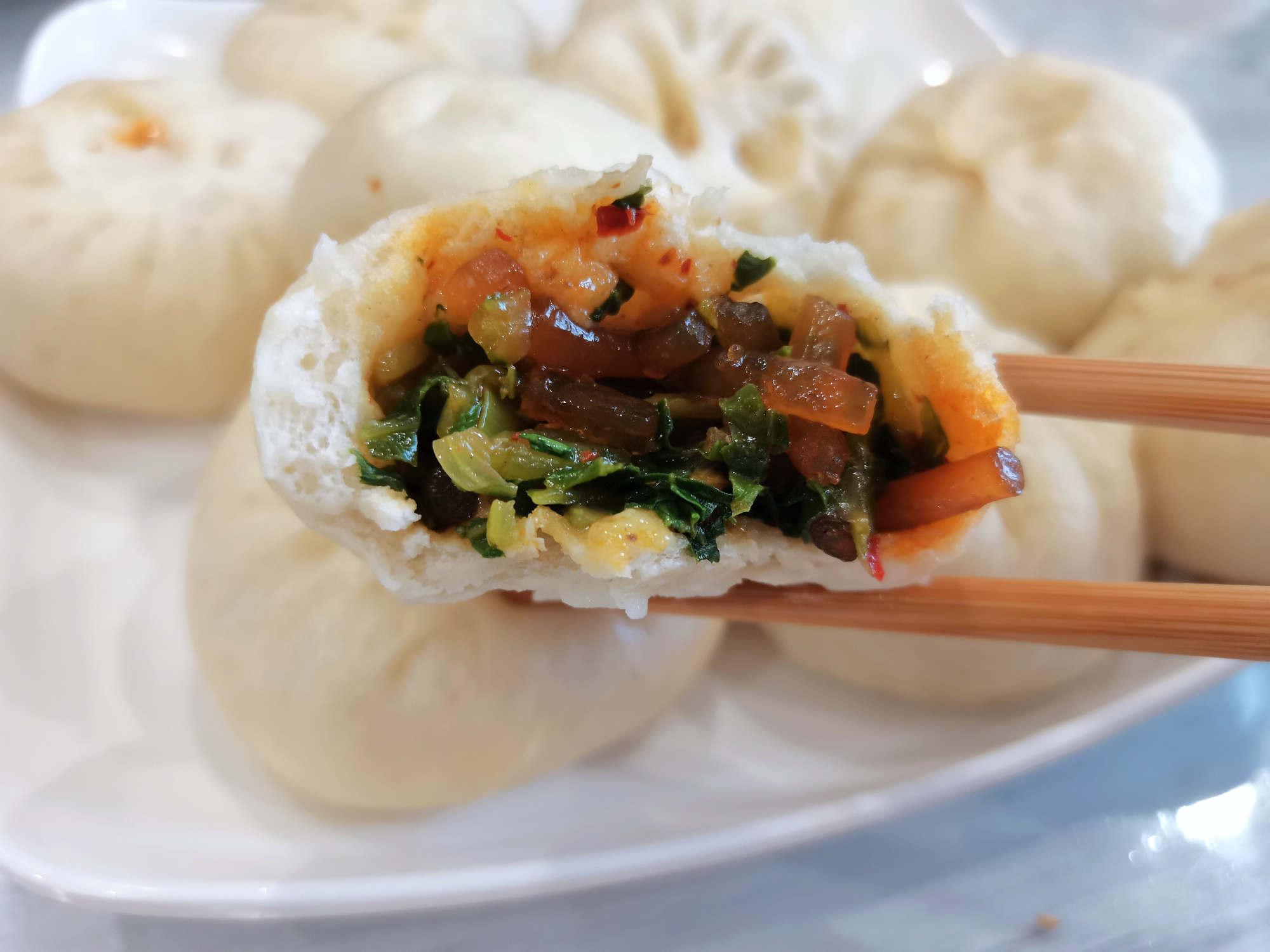 用这绿叶蔬菜包包子,还是第一次吃,味道鲜美,吃一次还想吃