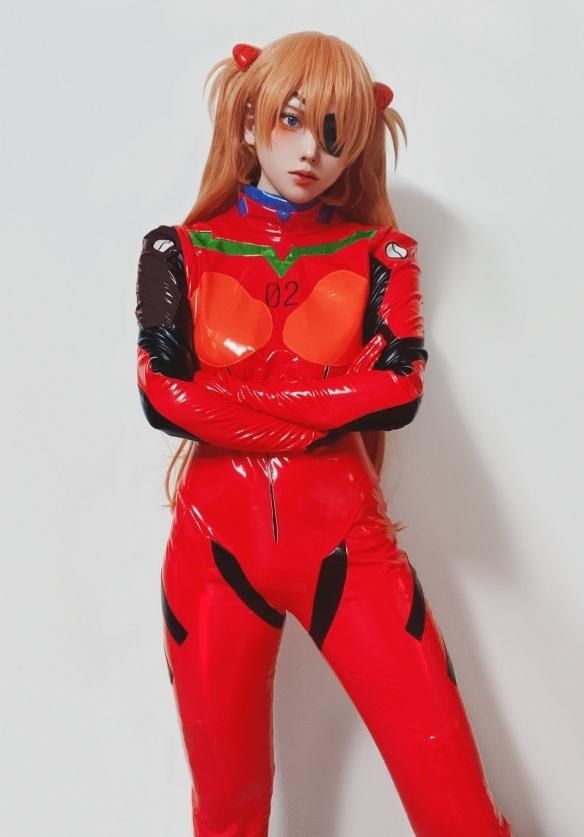 高颜值+化妆技巧=男女通杀！韩国美少女COS富江走红