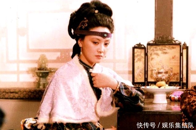 曹雪芹|王熙凤为何会得绝症？脂砚斋四个字说出缘由，只和一人有关