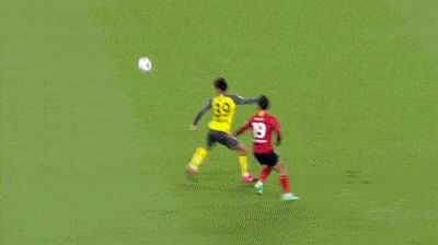 石笑天|杨立瑜世界波!中超:广州队2-0十人亚泰 张琳芃伤退