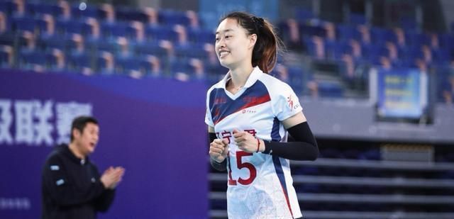 马蕴雯|薛翼枝赴美打球,与张萍、马蕴雯有些相似,中国女排的副攻遗珠?