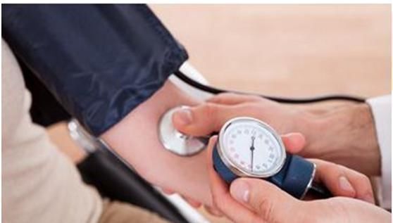 芦笋液|身上这3处发麻,多是脑梗塞的前兆,麻痹大意者,当心脑梗来袭