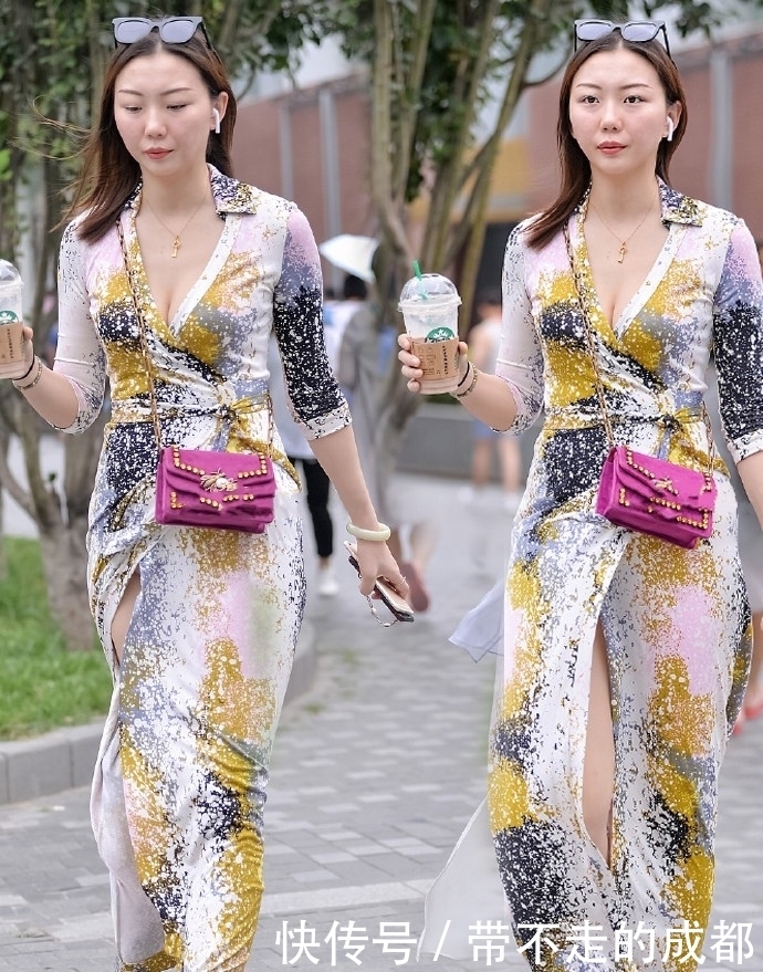 全开连衣裙,只系腰间,行走中带有美感!