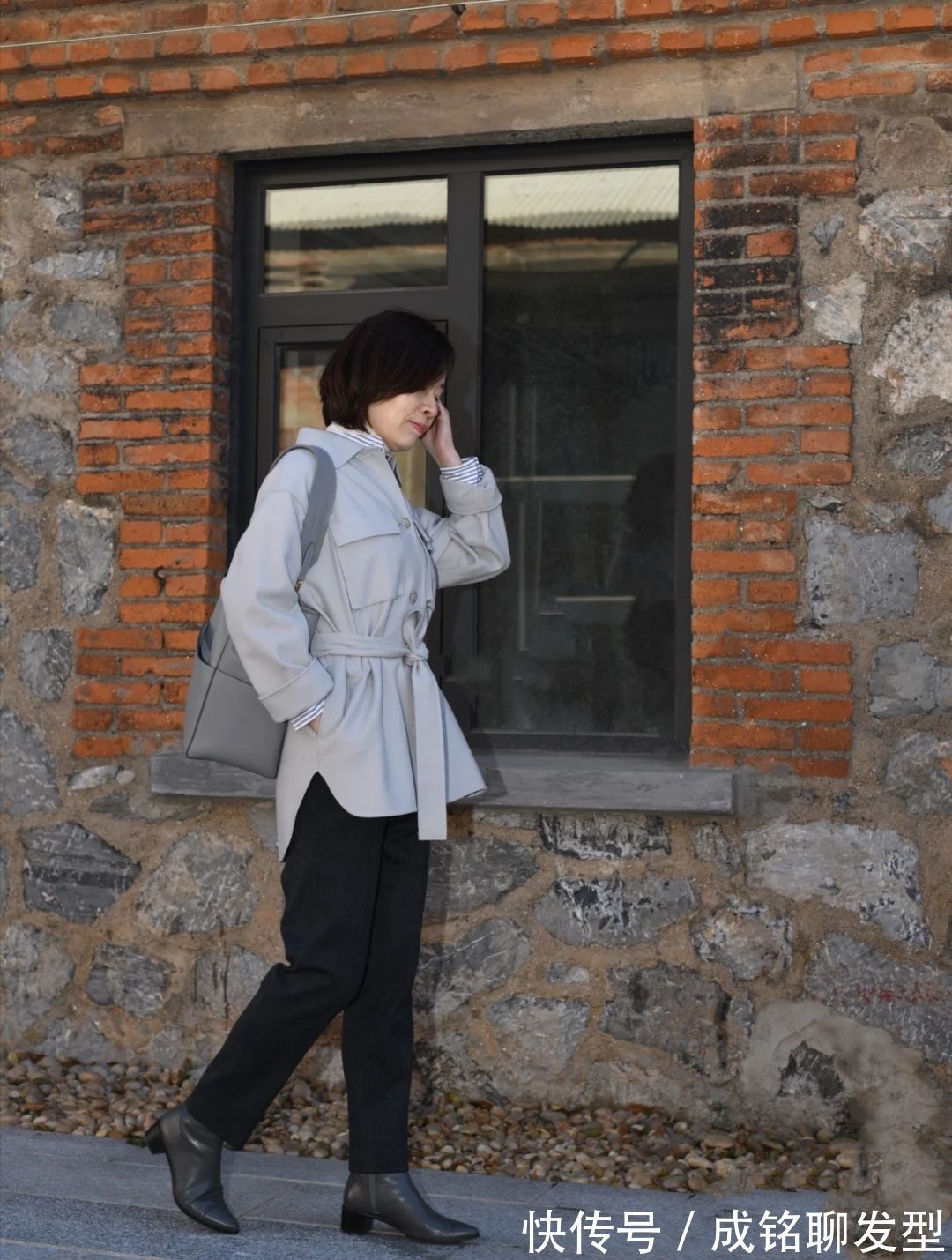 高领衫|会穿的女人不显老,50岁的女人学会这三种搭配,减龄又显优雅美