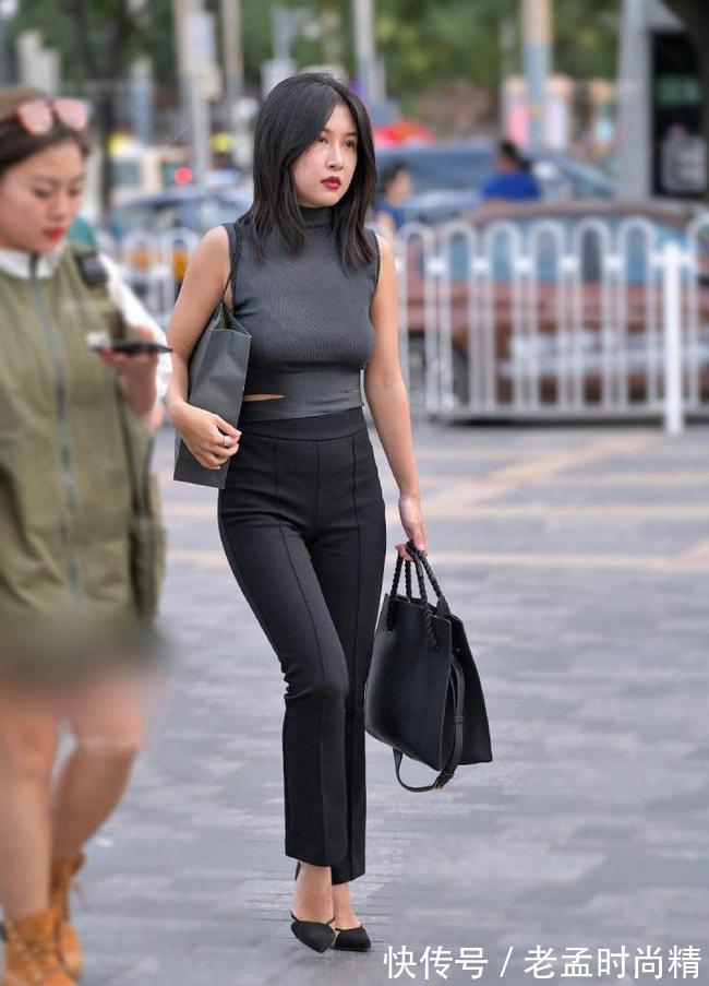 吊带衣 辣妈年纪大了,适合穿什么衣服都不懂,换吊带衣更好看吧?