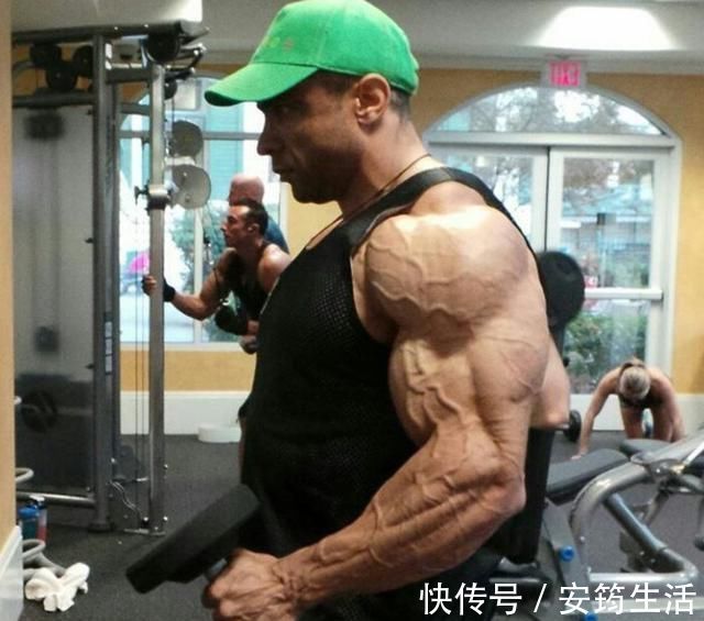 健美选手|这位世界级顶尖的健美选手, 他的健美生涯让人敬佩!