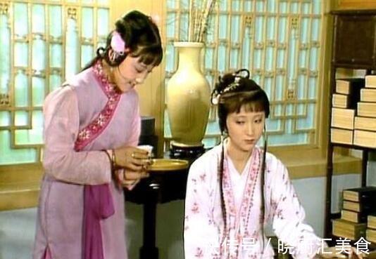 宝玉@红楼梦里,为何晴雯死了,林黛玉一点反应都没有?还满面含笑