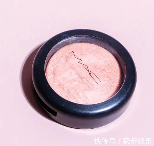 实用妆教贴夏日画“小雏菊妆”让你颜值加倍