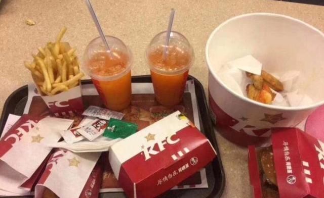  食物|吃肯德基时,从来不点“这4种”食物都是精明人,服务员拿你没招