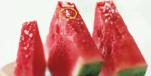 豪气|日本人原以为中国吃西瓜够豪气了,没想到迪拜吃西瓜更“绝”