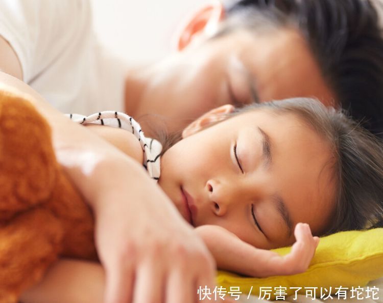 降血脂|每天吃苹果可以降血脂？清华教授：真正降血脂的是3件事